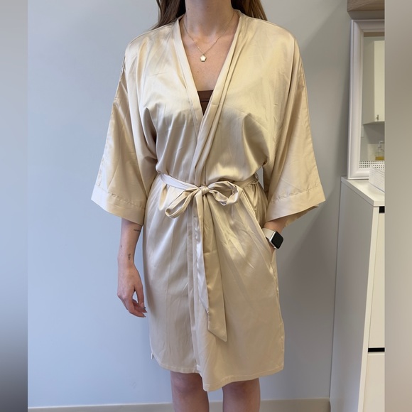 Sioro Silk Robe - Picture 1 of 4